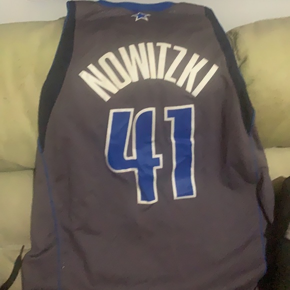 Dirk Nowitzki #41 Dallas Mavericks Alternate Grey Jersey - Picture 2 of 8